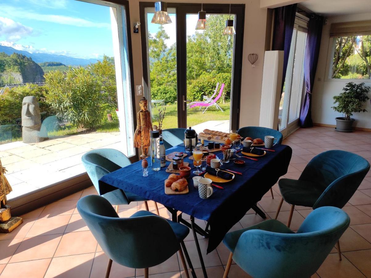 Le Belvédère : chambres et table d'hôtes Montmélian Extérieur photo