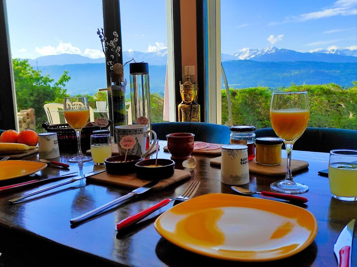 Le Belvédère : chambres et table d'hôtes Montmélian Extérieur photo