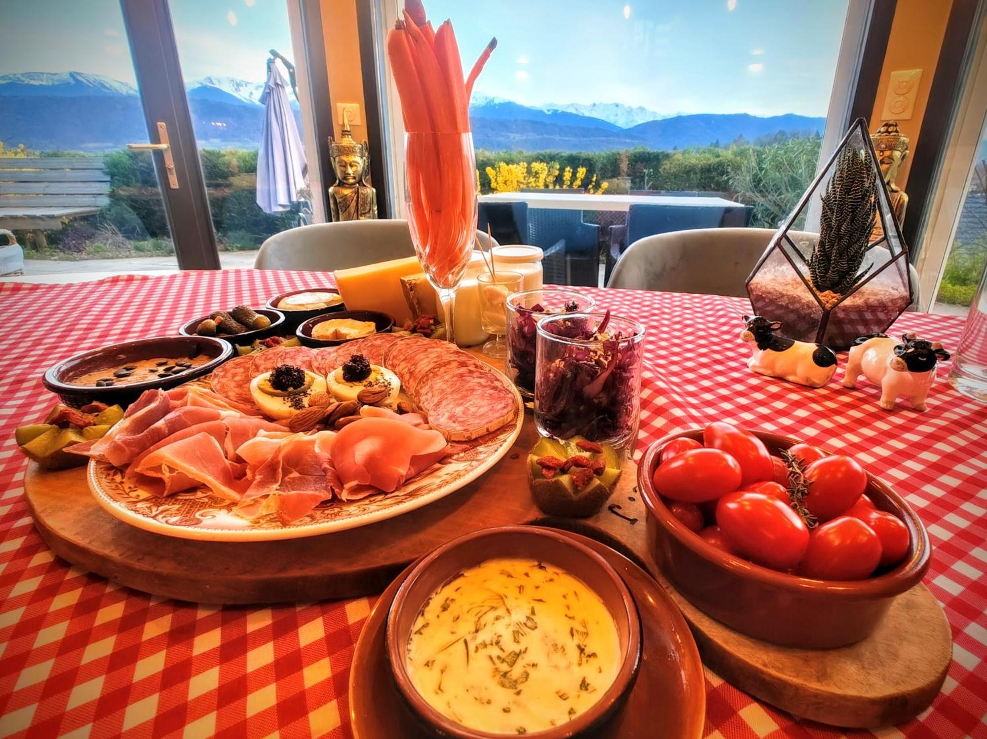 Le Belvédère : chambres et table d'hôtes Montmélian Extérieur photo